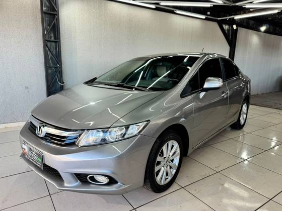 HONDA CIVIC 1.8 LXS 16V FLEX 4P MANUAL HONDA CIVIC 1.8 LXS 16V FLEX 4P MANUAL